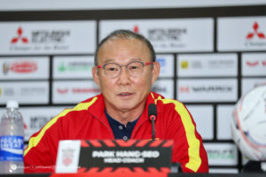 hlv-park-hang-seo-noi-gi-ve-viec-ngan-van-hau-di-tim-trong-tai