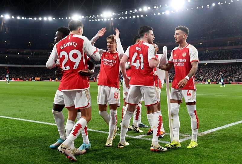 arsenal-thang-tay-tong-khu-nguoi-thua-sau-quang-thoi-gian